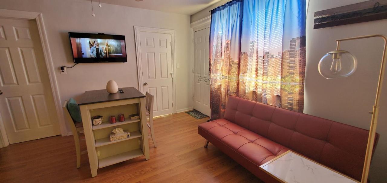 Cozy 1 Bedroom, 1 Min From Irving Park Blue Line, Free Parking Chicago Buitenkant foto