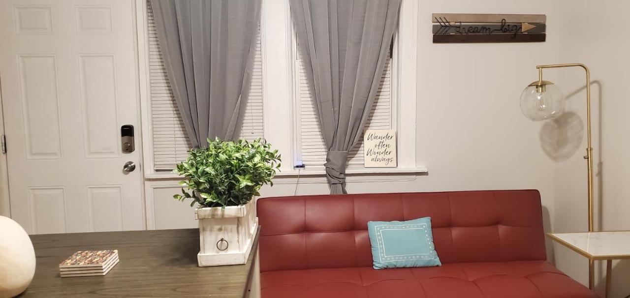 Cozy 1 Bedroom, 1 Min From Irving Park Blue Line, Free Parking Chicago Buitenkant foto
