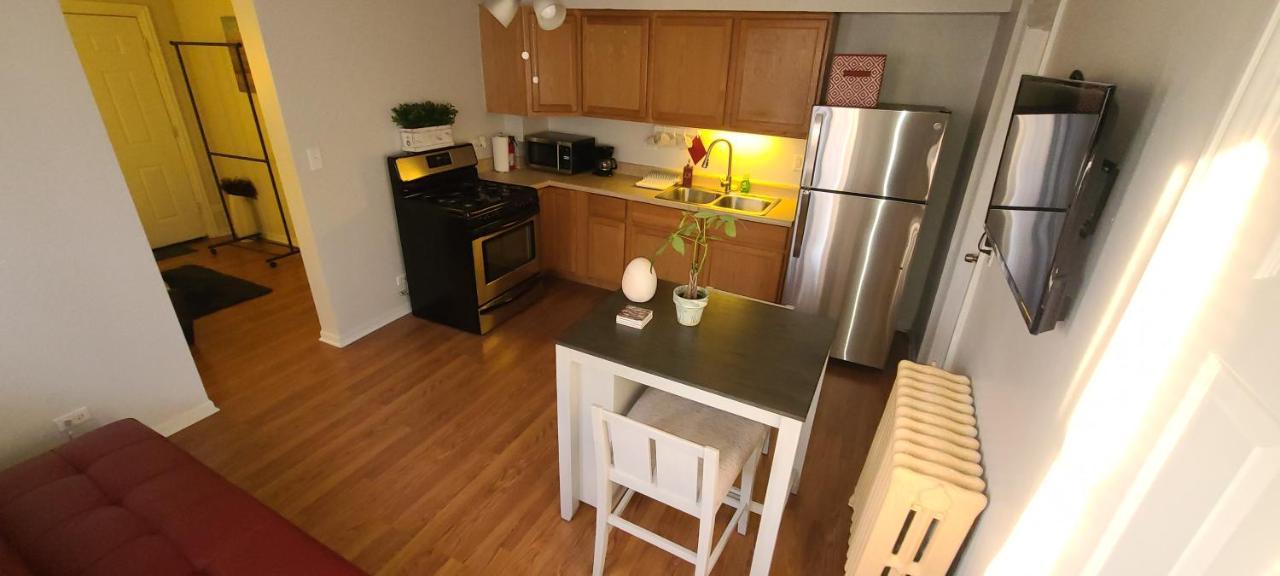 Cozy 1 Bedroom, 1 Min From Irving Park Blue Line, Free Parking Chicago Buitenkant foto