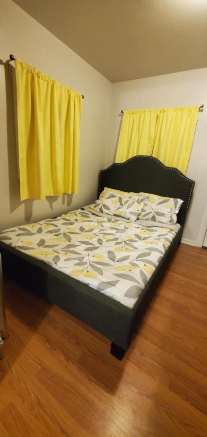 Cozy 1 Bedroom, 1 Min From Irving Park Blue Line, Free Parking Chicago Buitenkant foto