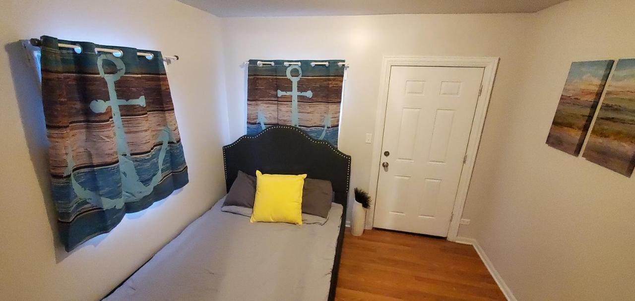 Cozy 1 Bedroom, 1 Min From Irving Park Blue Line, Free Parking Chicago Buitenkant foto